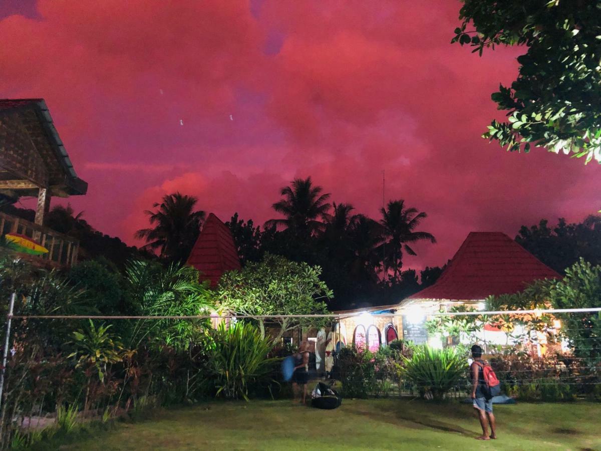 Mojosurf Camp Red Island Hotel Pasanggaran Buitenkant foto